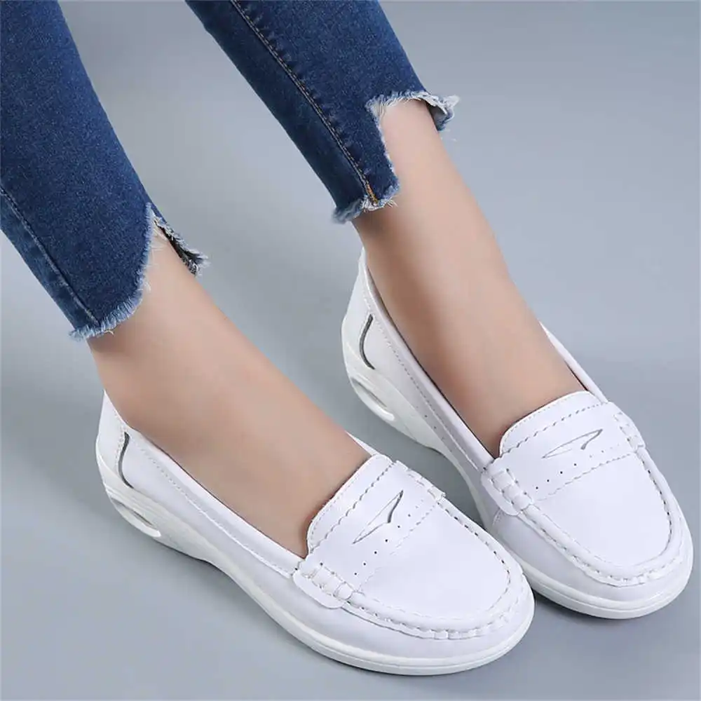 Thick Sole Slipon White Traine - đánh giá và giá Formal Men Daily Wear Slippers