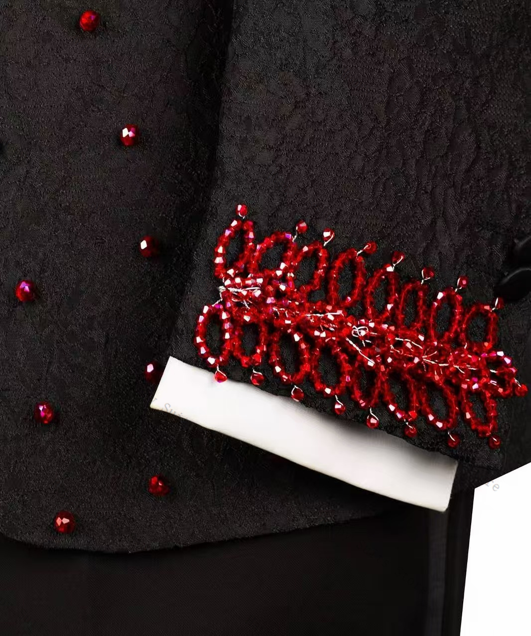 Red Crystals Men Suit Set 2 Pc - đánh giá và giá Formal Wear Jersey For Men